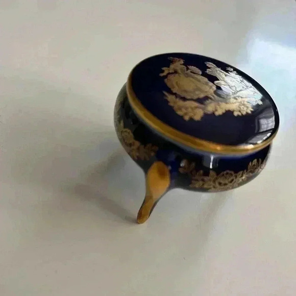 Vintage Limoges  Porcelain Round Trinket Box in Blue and Gold Made in France - Picture 3 of 11